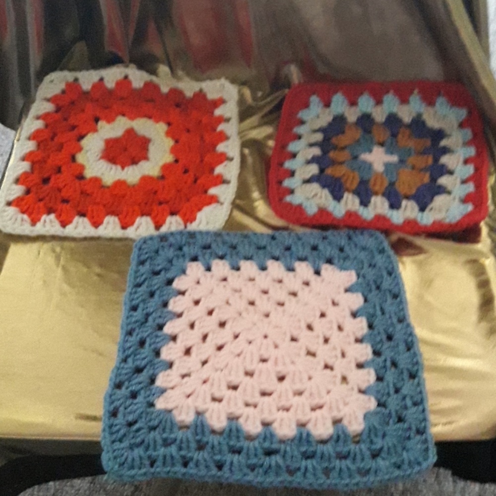 dust cloth or plate cloth safe on soap.